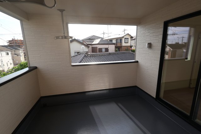 【バルコニー】 | 《仲介手数料無料》見沼区丸ヶ崎町38-4(2号棟)新築一戸建てクレイドルガーデン | 撮影日 2025年9月29日 15:15 晴れ 