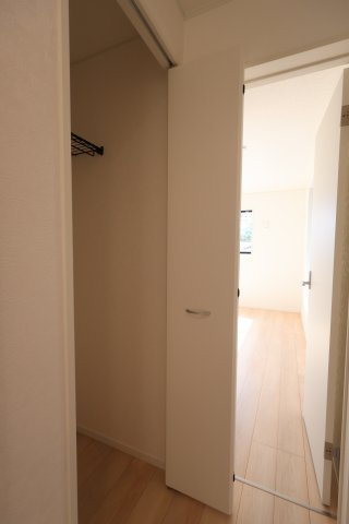 【収納】 | 《仲介手数料無料》見沼区丸ヶ崎町38-4(2号棟)新築一戸建てクレイドルガーデン | 撮影日 2025年9月29日 15:15 晴れ 