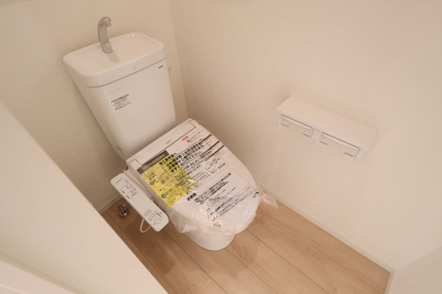 【トイレ】 | 《仲介手数料無料》見沼区丸ヶ崎町38-4(2号棟)新築一戸建てクレイドルガーデン