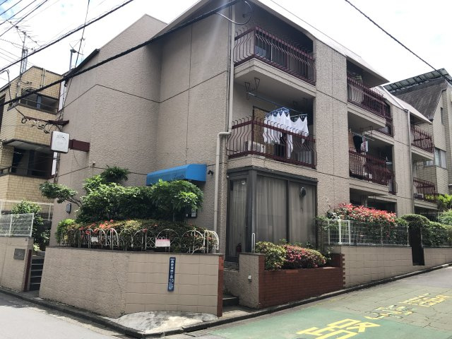 西新宿コーポビアネーズの外観