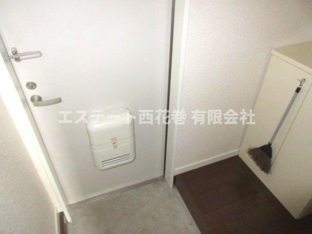 バウハウス高田Ａの玄関