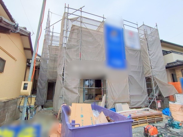 ブルーミングガーデン海部郡蟹江町宝1丁目　全1棟　新築戸建の前面道路含む現地写真