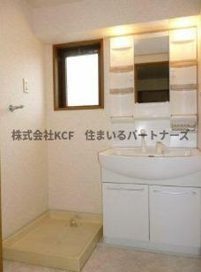 【洗面所】 | アーニスト野中 | 明るい洗面所です