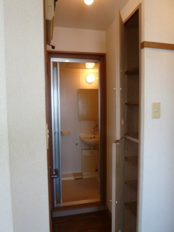 ４０３号室（１ＬＤＫ）　玄関収納
