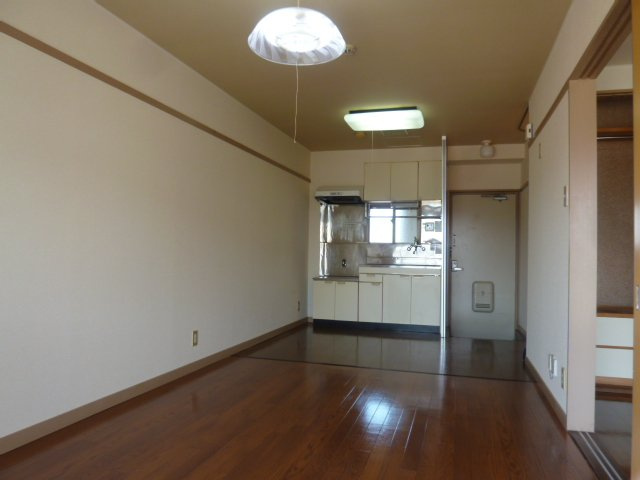 ３０２号室（１ＬＤＫ）　ＬＤＫ