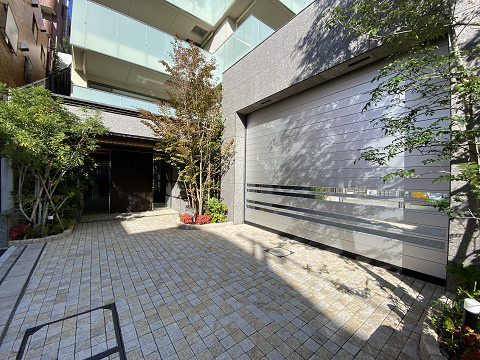 ロイヤルシーズン南麻布のエントランス