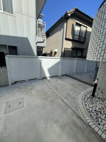 ユーコート下落合の駐車場