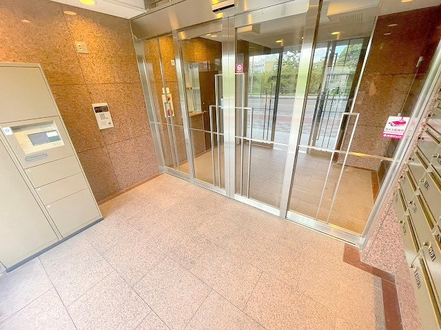レクシア新大阪のエントランス