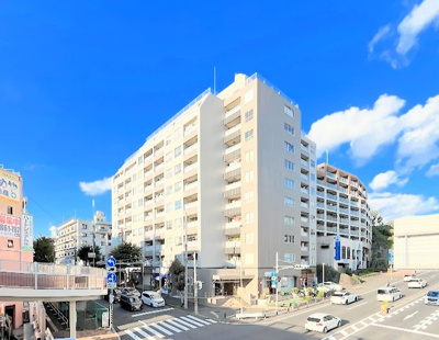 【外観】 | ファミリーコーポ市ヶ尾 | ◆管理体制良好なマンションです。清潔感のあるエントランスに開放感のある住環境。