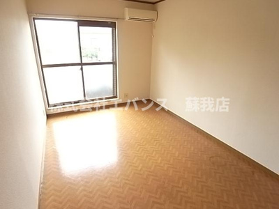 【洋室】 | リバーストーン | コンパクトで使いやすい洋室です