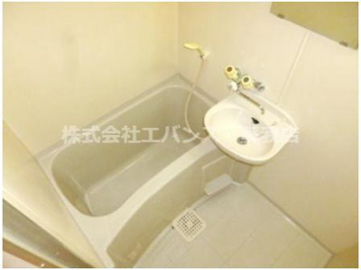 【浴室】 | サンセゾン | コンパクトで使いやすいお風呂です