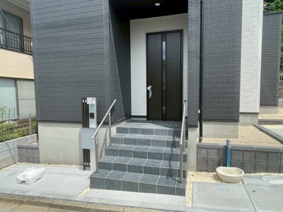 【エントランス】 | 富里市日吉台7期１号棟 | お気軽に０４７６－３７－３８８８までお問合せ下さい。