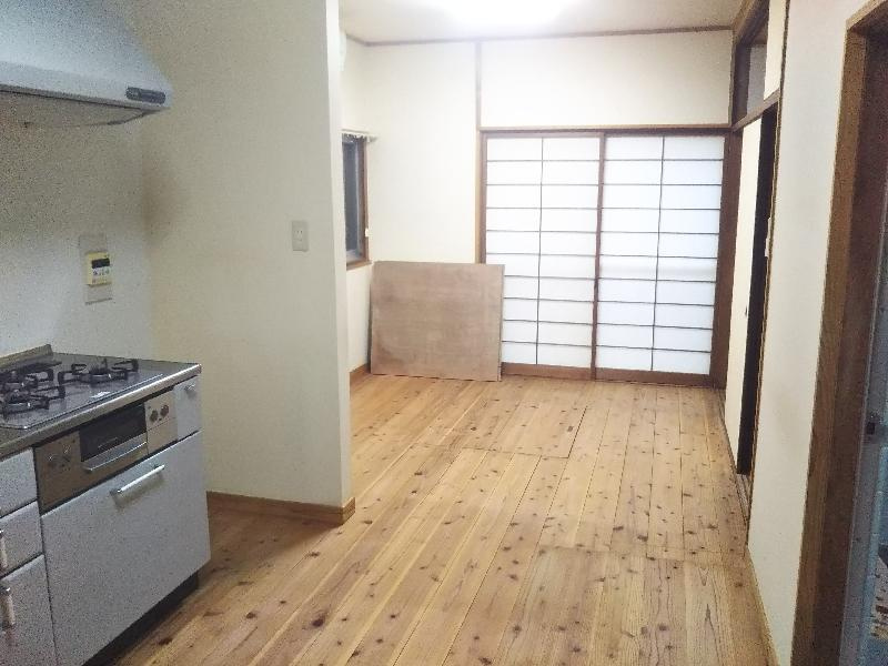 西真上1丁目　戸建の居間・リビング|ゆったり過ごせる居間です