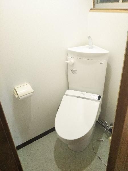 西真上1丁目　戸建のトイレ|清潔感のあるトイレです