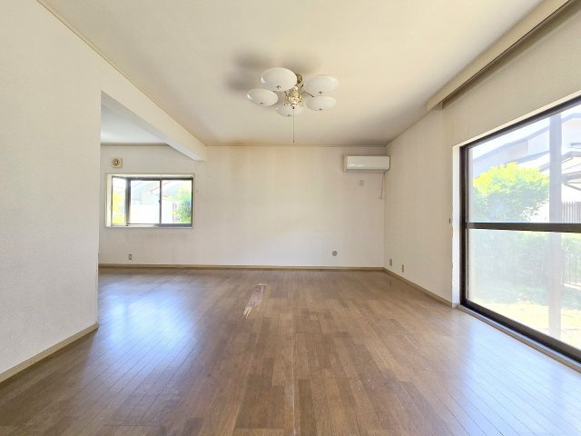 日高市武蔵台1丁目　中古戸建の居間・リビング|2025年5月撮影