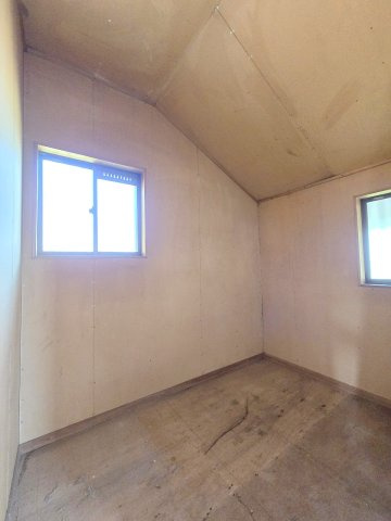 日高市武蔵台1丁目　中古戸建のその他|約2.5帖の納戸
2025年5月撮影