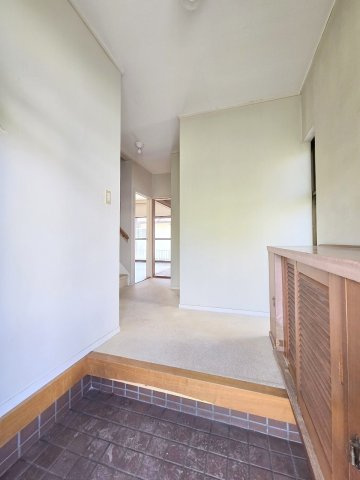 日高市武蔵台1丁目　中古戸建の玄関|2025年5月撮影