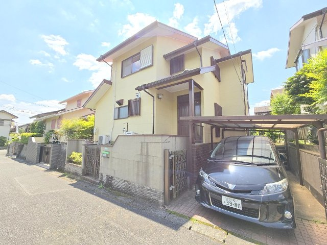 日高市武蔵台1丁目　中古戸建の前面道路含む現地写真|2025年5月撮影