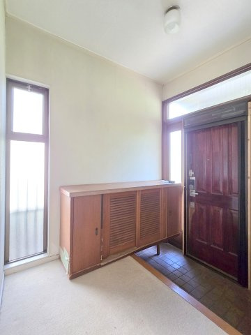 日高市武蔵台1丁目　中古戸建の玄関|2025年5月撮影