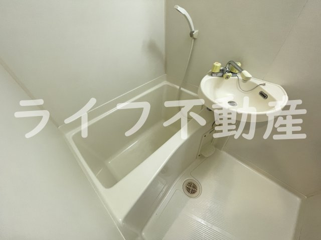 アーネストの浴室|コンパクトで使いやすいお風呂です