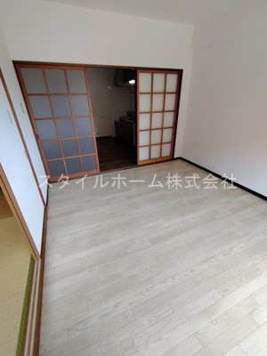 【居間・リビング】 | フリーダムコート弐番館