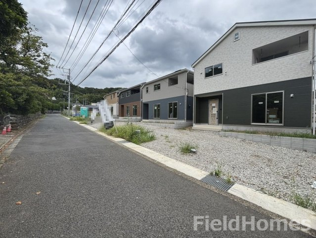 秦野市南矢名新築戸建て　第17-1号棟の前面道路含む現地写真|前面道路含む現地写真です。