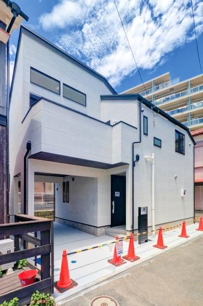 横浜市南区大岡５丁目の新築一戸建の外観|堂々と完成しました！いつでもご案内可能です！
お車でご自宅まで送迎承ります。