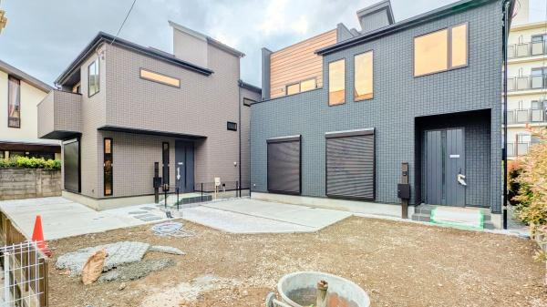 横浜市戸塚区原宿４丁目の新築一戸建の外観|堂々と完成しました！いつでもご案内可能です！
お車でご自宅まで送迎承ります。