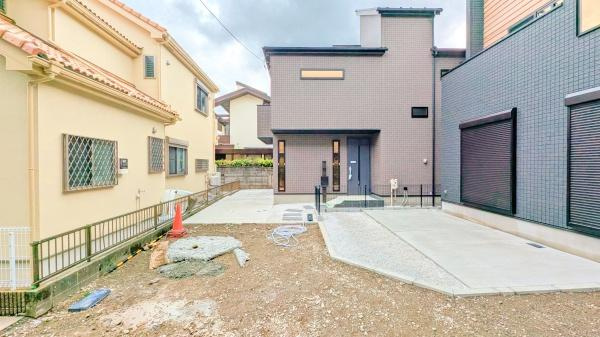 横浜市戸塚区原宿４丁目の新築一戸建の前面道路含む現地写真|周辺環境も合わせてご案内させて頂きます！
お気軽にお問い合わせ下さい！