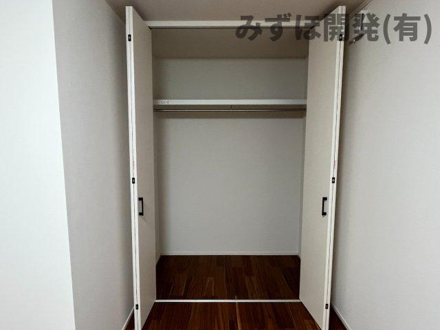 東根市大字東根甲4981-17の収納|2階洋室