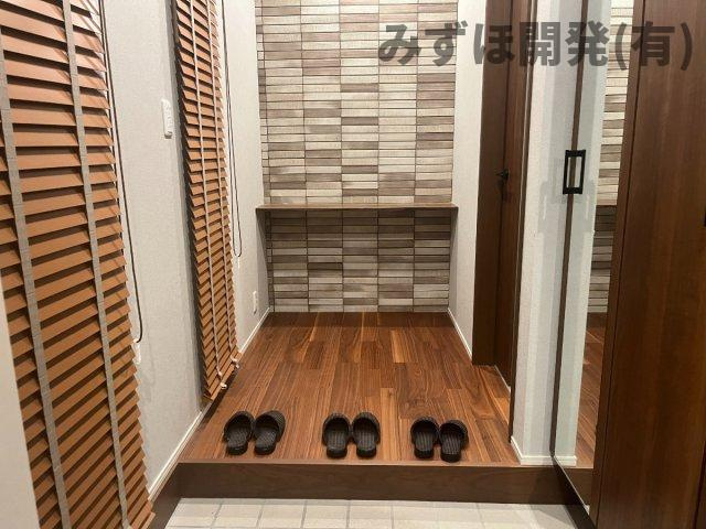 東根市大字東根甲4981-17の玄関
