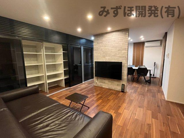 東根市大字東根甲4981-17の居間・リビング