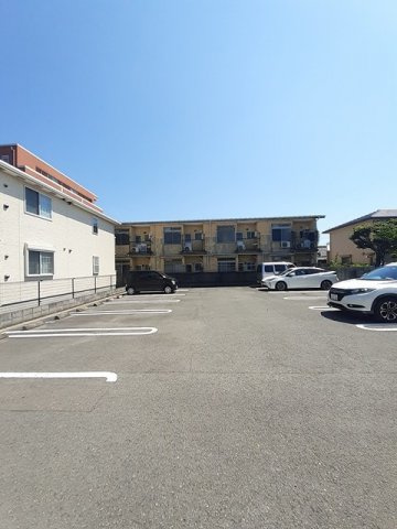 フォレスタ・高松　Ⅱの駐車場