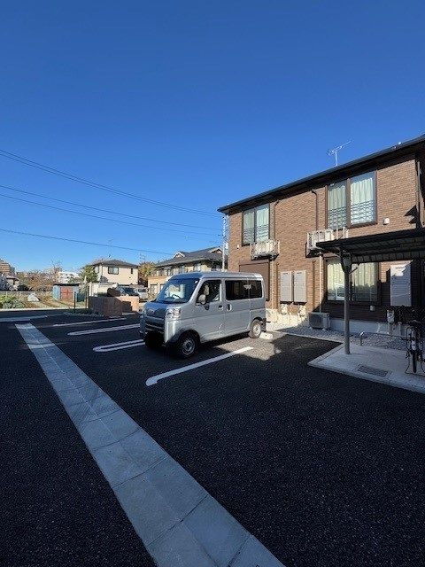 サンエレガントＢの駐車場