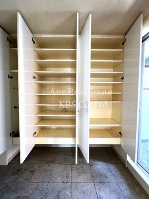 【玄関】 | レジディア心斎橋ウエスト | トールタイプの下駄箱！玄関はいつも片付きます！