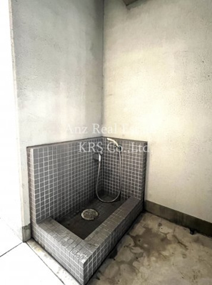 【その他】 | レジディア心斎橋ウエスト | ペット洗い場が駐輪場手前にあります！