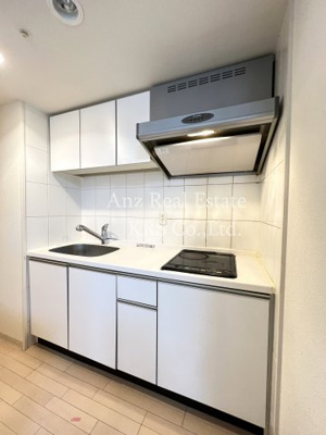 【キッチン】 | レジディア心斎橋ウエスト | 使いやすいキッチン！冬場での使用や清潔好きの方にうれしい温水洗浄便座♪