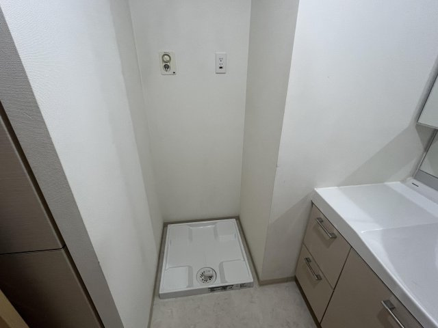 ポレスター越前町のランドリースペース