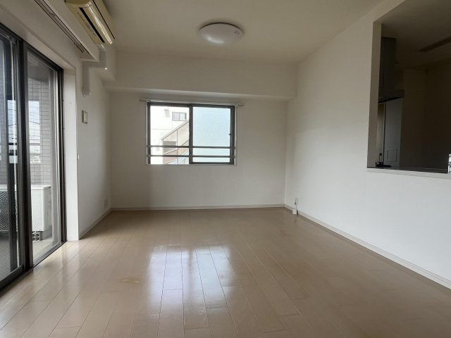 ポレスター越前町の居間・リビング|LDK　14.5帖