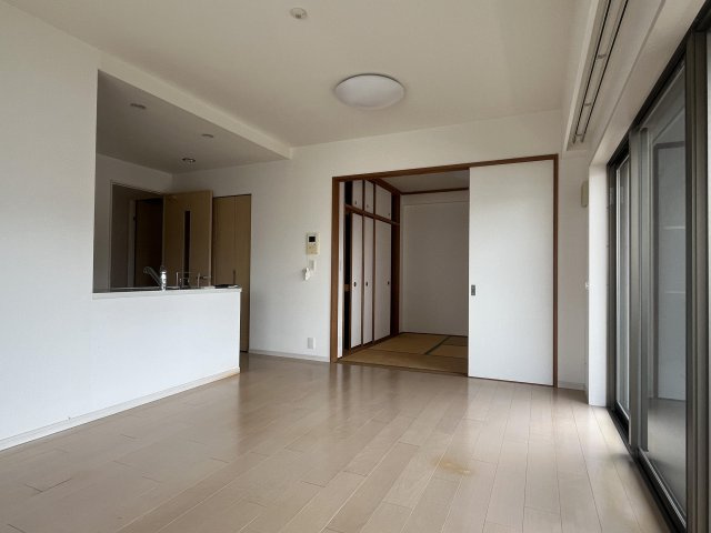 ポレスター越前町の居間・リビング|LDK　14.5帖