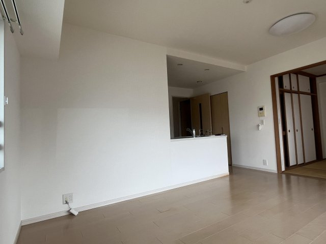 ポレスター越前町の居間・リビング|LDK　14.5帖