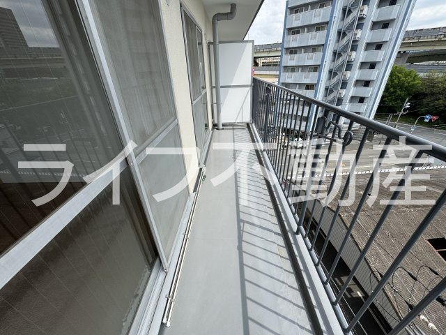 サンライズ長田のバルコニー|開放的で明るい空間を演出してくれるバルコニーです