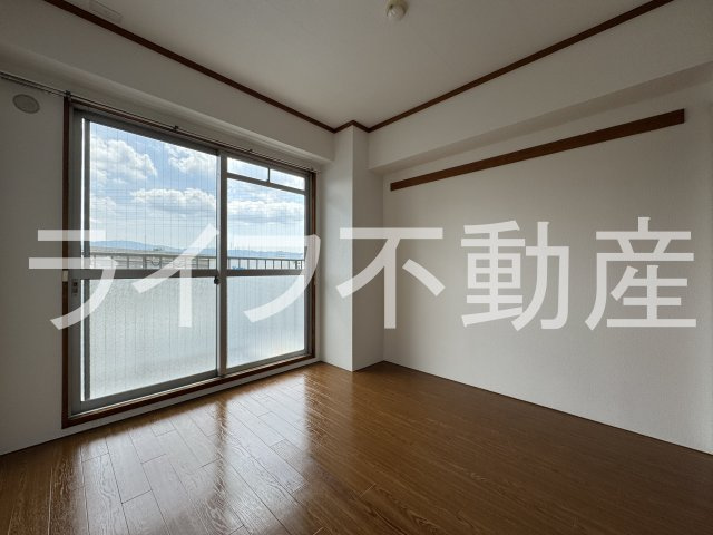 サンライズ長田の居間・リビング|こちらのリビングで趣味の時間をお楽しみください