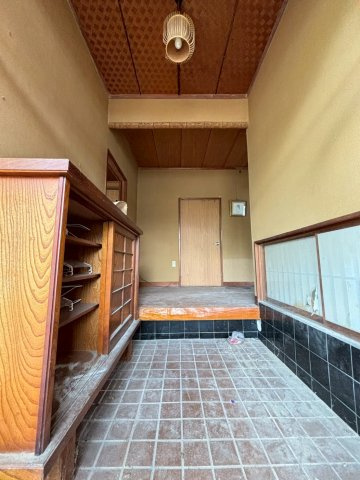 土浦市東崎町　中古戸建の玄関