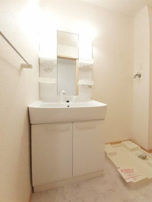 【洗面所】 | ライトハウス | スペースが確保できる洗面所です