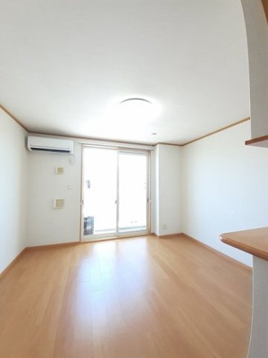 【内装】 | アルト・アルベロＢ | 内装は落ち着いています