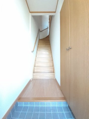 【玄関】 | アルト・アルベロＢ | きれいな玄関です