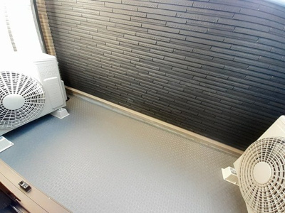 【バルコニー】 | Ｅｎｓｏｌｅｉｌｌｅ | 外からの目が気にならないバルコニーで洗濯物が干せます