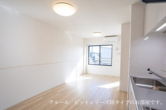 【居間・リビング】 | ベル　ソレイユ | おしゃれな居間です