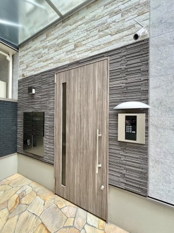 フジパレス住吉長居Ⅵ番館のエントランス